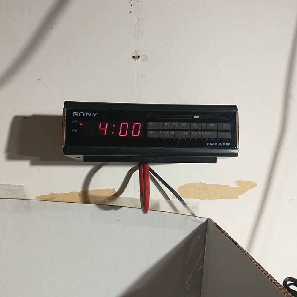 Sony Dream Machine ICF-C4W Walnut WoodGrain Digital AM/FM Alarm Clock Radio 1980